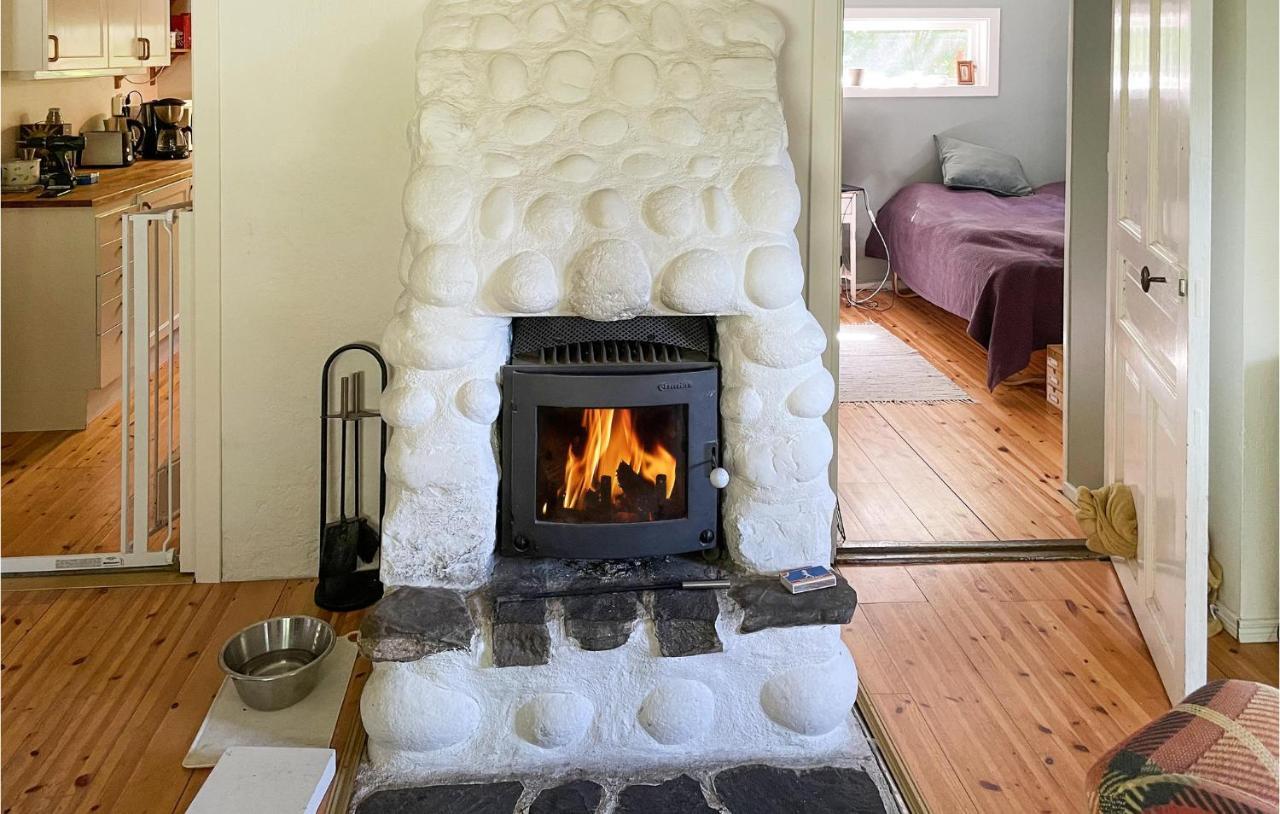 Cozy Home In Oerebro With Wifi Bagian luar foto