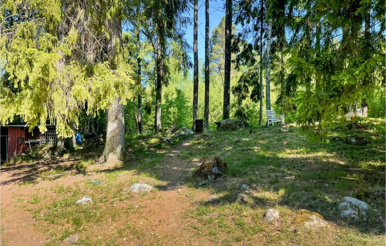 Cozy Home In Oerebro With Wifi Bagian luar foto